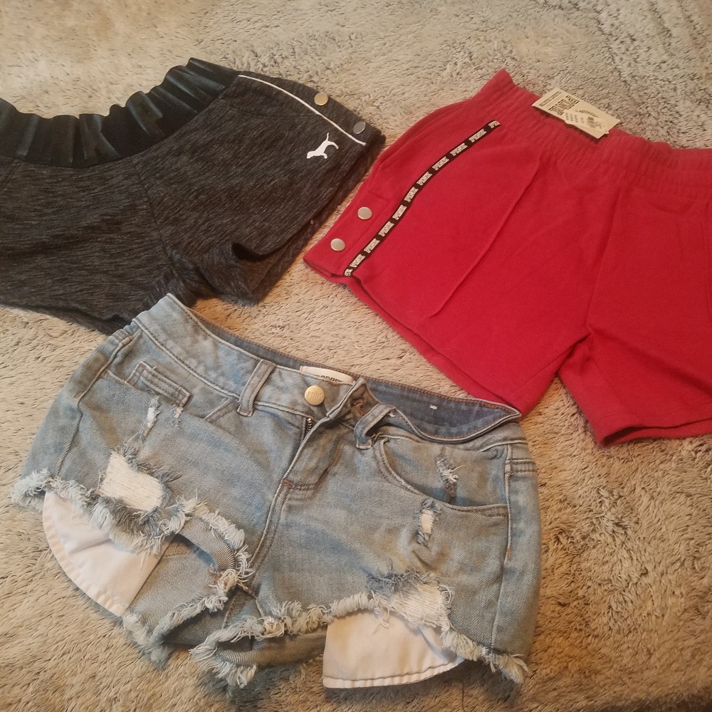 3 Victoria secret shorts for cheap, you get all 3